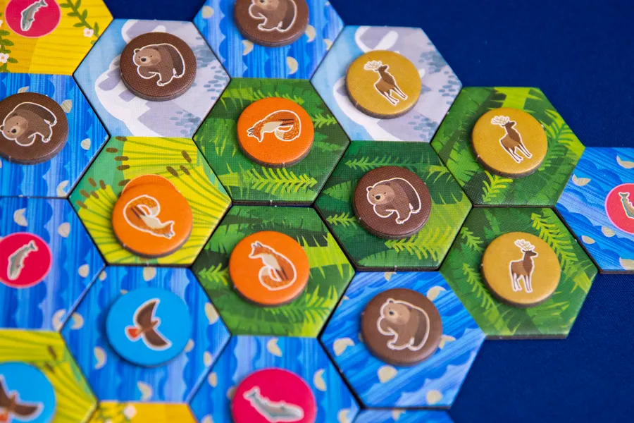 『カスカディア ジュニア』で動物アイコンが揃い、動物マーカーを置く場面