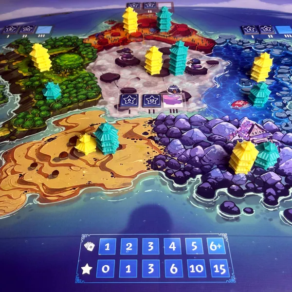 エスノス 第二版のプレイ中のボード全景：6地域に支配マーカーが積まれた地域支配のイメージ