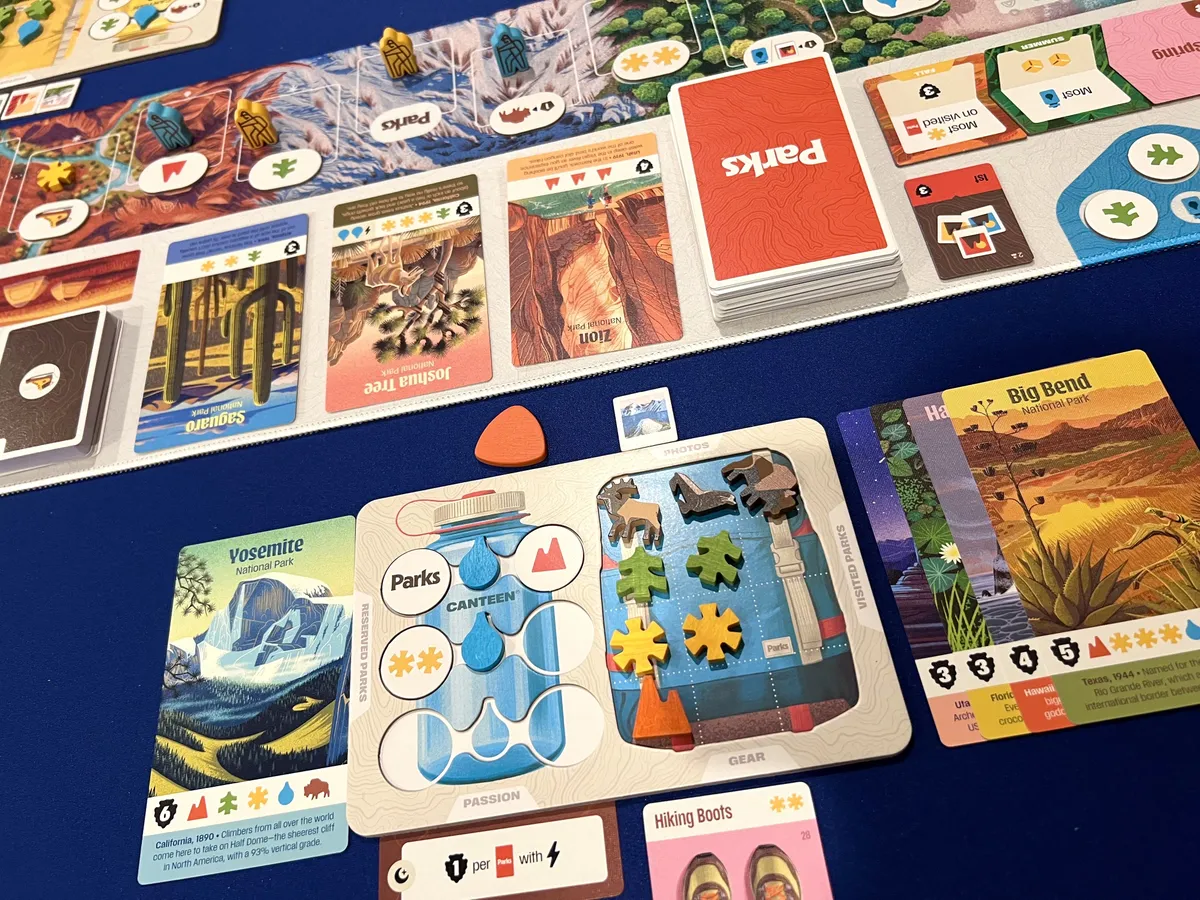 ボードゲーム『パークス』のゲーム盤全体と公園カード・水筒ボード